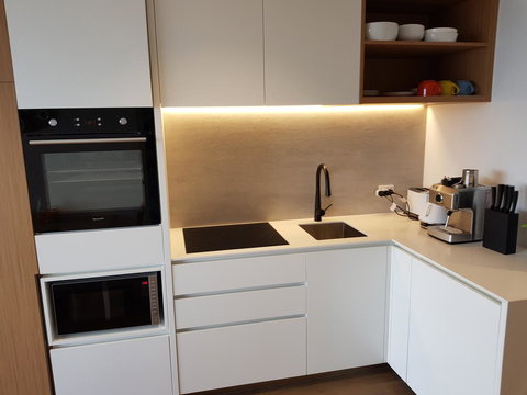 Ivanhoe Apartments - Stayed 22