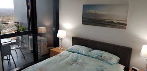 Ivanhoe Apartments - Stayed 10