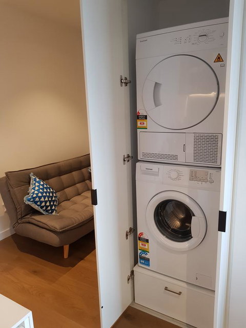 Ivanhoe Apartments - Stayed 27