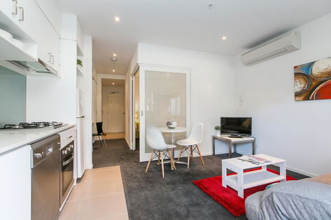 Complete Host The River Apartments - Stayed 7