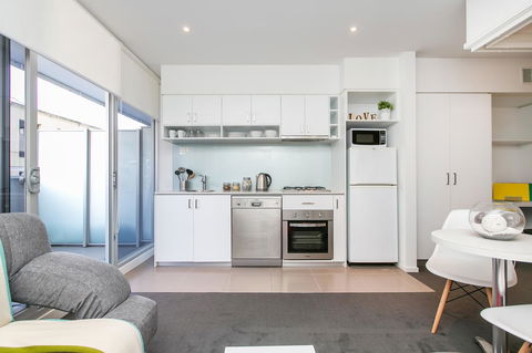 Complete Host The River Apartments - Stayed 0