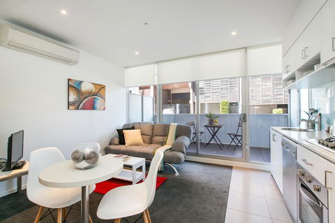 Complete Host The River Apartments - Stayed 5