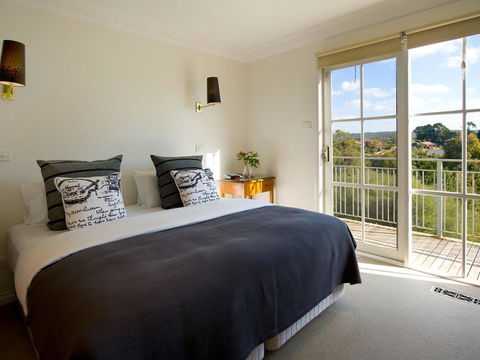 Churchills - Stays Accommodation 4
