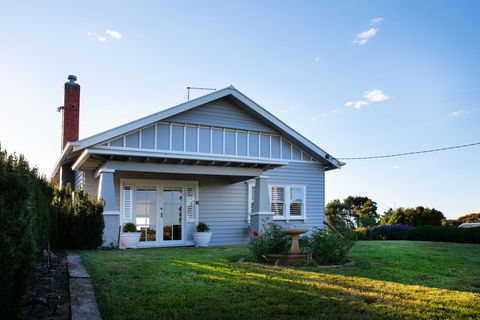 Churchills - Stays Accommodation 1