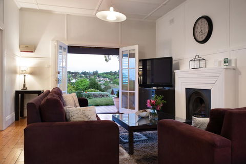 Churchills - Stays Accommodation 8