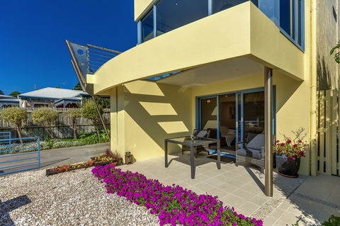 The Waterfront Apartment - Stayed 4