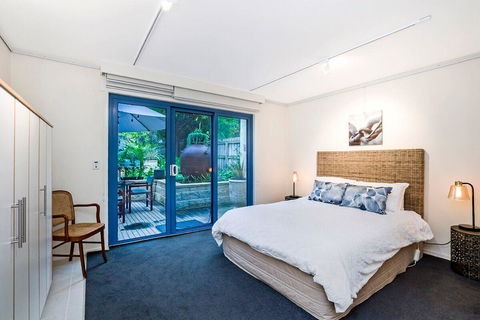 The Waterfront Apartment - Stayed 6