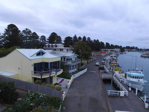 The Waterfront Apartment - Stayed 2