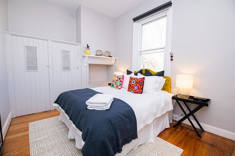The Byng House Grand And Central, Entertain 12 - Stayed 2