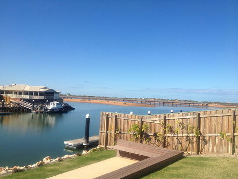 The Carnarvon Luxury Canal Home - Stayed 2