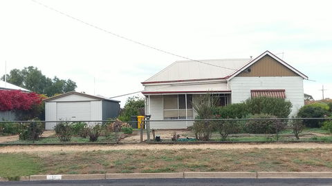 The Crooked Cottage - Stayed 1