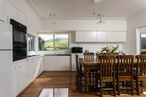 The Farm House - Stays Accommodation 0