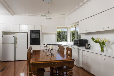 The Farm House - Stays Accommodation 2