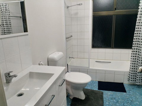 The Fawzi Muslim Homestay - Stays Accommodation 3