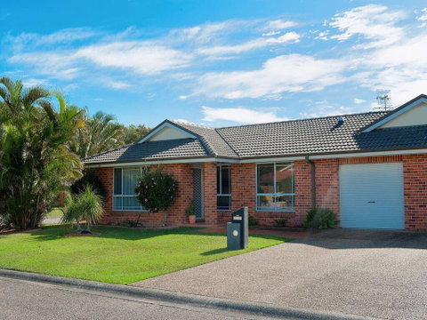 The Fingie @ Fingal Bay - Stayed 2