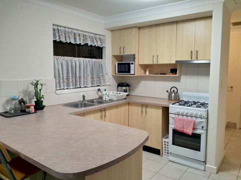 The Fawzi Holiday Home Perth - Stayed 3