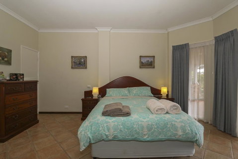 The Good Life B&B - Stays Accommodation 2