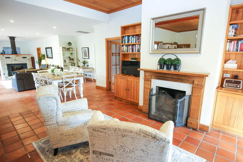 The Grange Homestead - Stays Accommodation 3