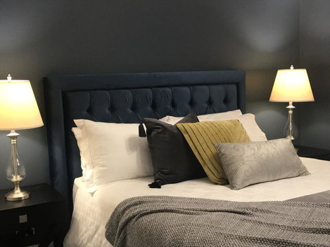 The Grove - Stayed 2