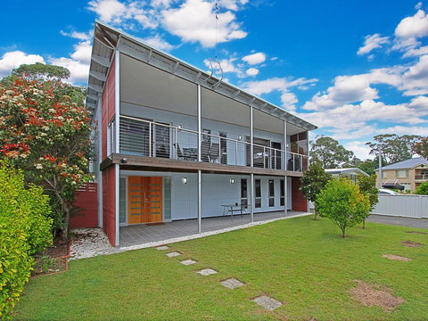 The Lake House - Lake Conjola - Stays Accommodation 2