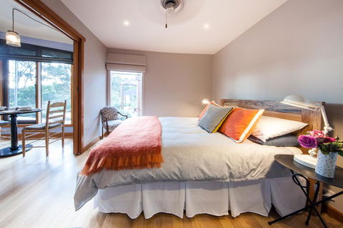 The Linden Bed And Breakfast - Stays Accommodation 2