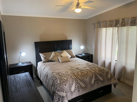 The Lodges Two - Stays Accommodation 3