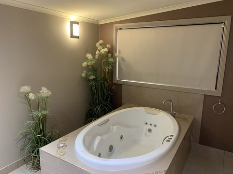 The Lodges Two - Stays Accommodation 2