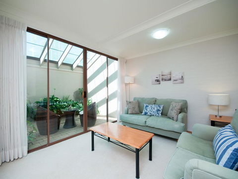 The Moorings, 5/4 Cromarty Road - Stays Accommodation 2