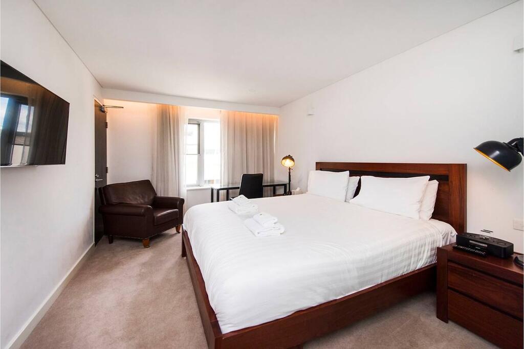 Perth WA Stayed