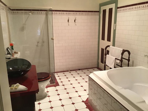 The Olde Devonshire House - Stayed 3