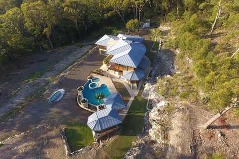 The Pool House - Stays Accommodation 0
