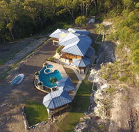 The Pool House - Stays Accommodation