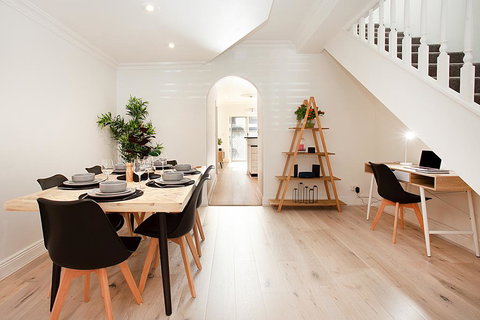 THE RENWICK - Hosted By: L'Abode Accommodation - Stayed 3