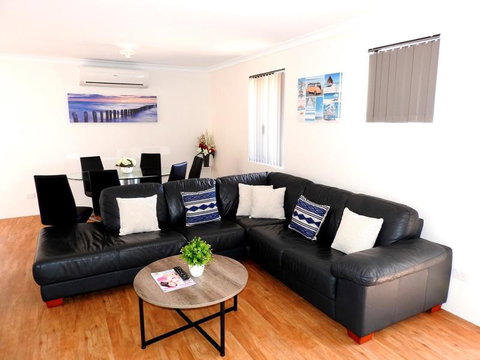 The Royal Dolphin Holiday Home - Stays Accommodation 0