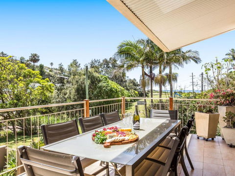 The Stanwell Beach Glass House - Beach & Pool - Stayed 3