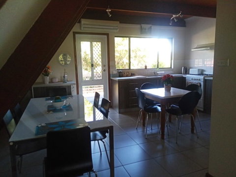 The Treehouse Mandurah - Stays Accommodation 3