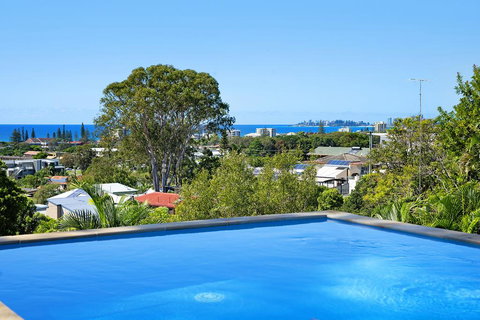 THE VIEW, TUGUN - 4 Bedrooms - Sea Views - Private Heated Pool - Stayed 0
