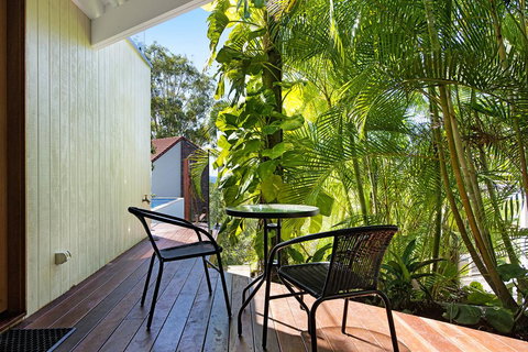 THE VIEW, TUGUN - 4 Bedrooms - Sea Views - Private Heated Pool - Stayed 3