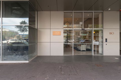 Ther-Rich Apartment - Stayed 2