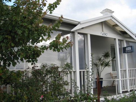 Three Chimneys Bed And Breakfast Boutique Guest House - Stayed 0