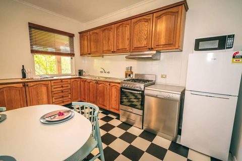Treasure On Bagot-Free Wifi/Netflix-Close To CBD - Stayed 3