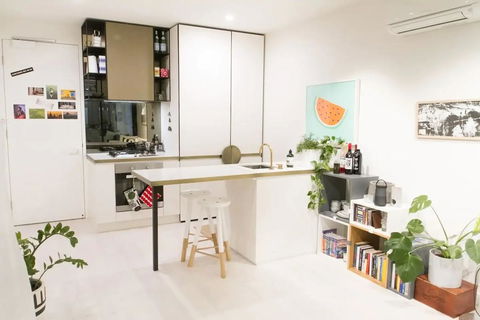Trendy 1 Bedroom Apartment In The Heart Of Collingwood - Stayed 1