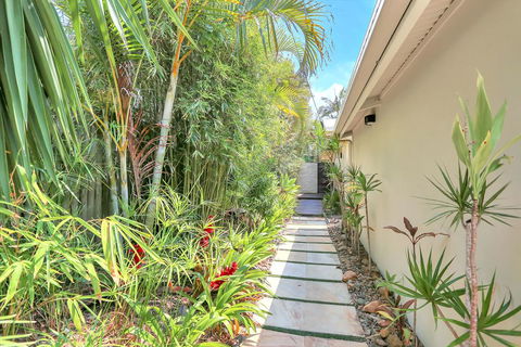 Tropical Oasis - Stayed 2