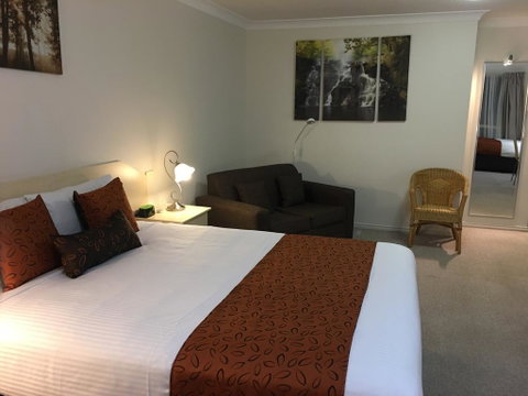 Tuckerbox Motor Inn - Stayed 0