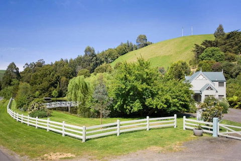 TWISTED WILLOW - Spa, Fireplace, Couples Retreat - Stayed 3
