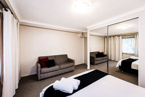 Two Bedroom Apt Next To Perth CBD With Parking. - Stayed 3
