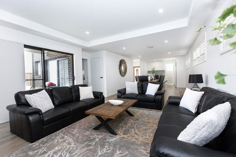 TWO TEN Sleeps 10! Luxury CBD Accommodation - Stayed 2