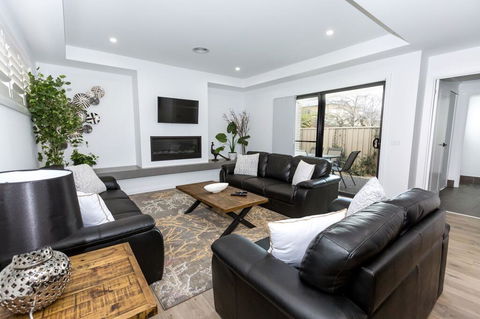 TWO TEN Sleeps 10! Luxury CBD Accommodation - Stayed 0