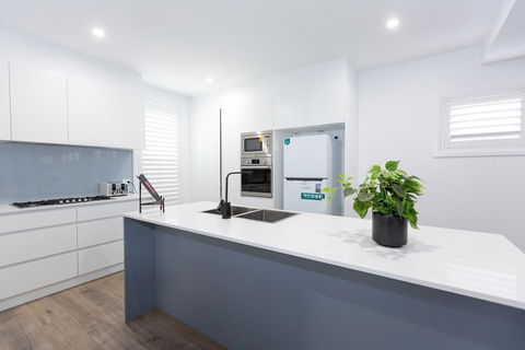 TWO TEN Sleeps 10! Luxury CBD Accommodation - Stayed 3