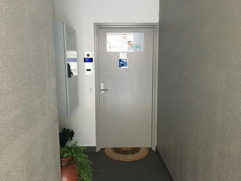 U201 Brunswick Living Brand New Deluxe Balcony Upper Floor Apartment Close To Airport And CBD - Stayed 1